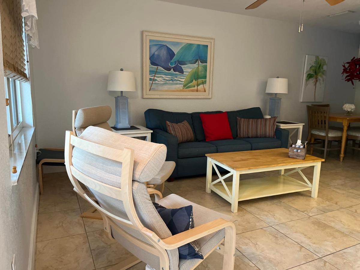 An Island Getaway At Palm Tree Villas โฮล์มส์ บีช ภายนอก รูปภาพ